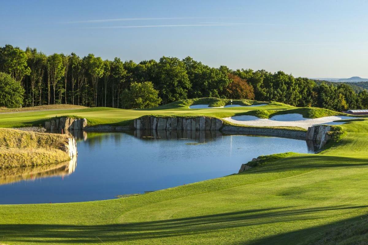 Hotel & Golfrestaurant Gut Wissmannshof Staufenberg  Exteriör bild